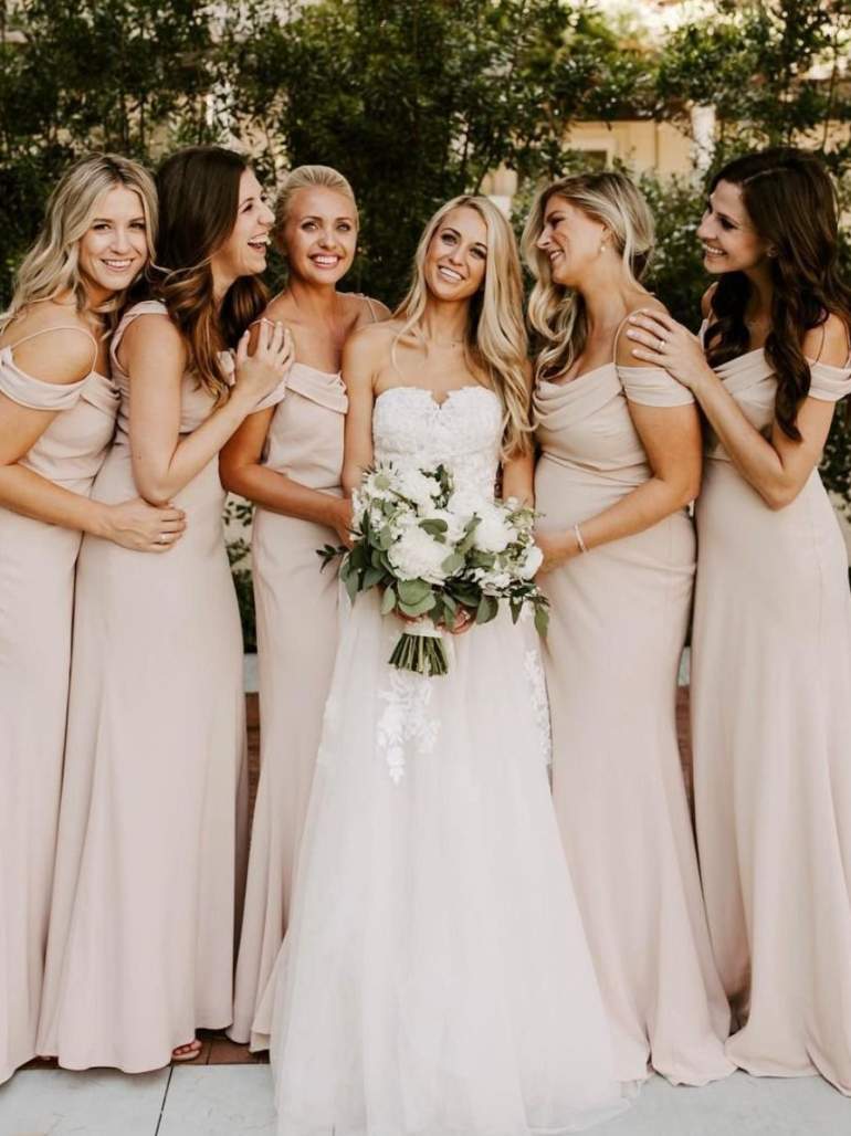 Невеста и ее подруга