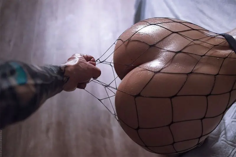 Соблазнительные задницы: эротический взгляд