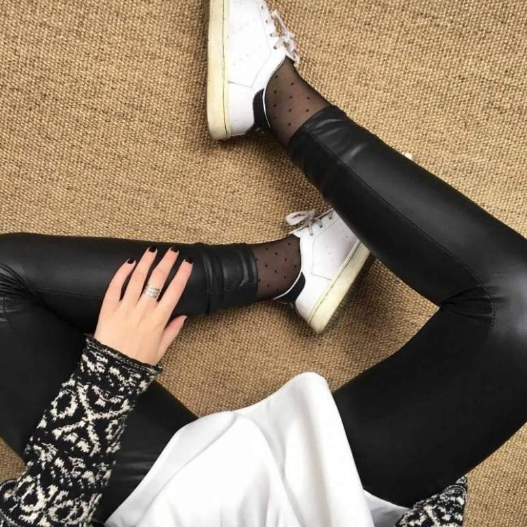 Стиль: Легинсы с коротким платьем - фото идеи