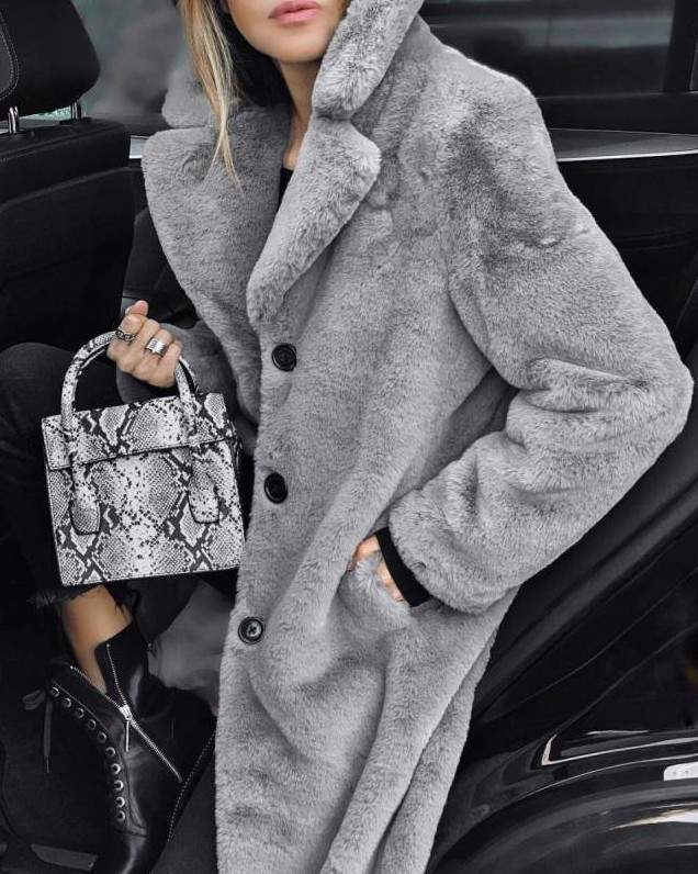 Стиль: Серая зимняя куртка - фото идеи