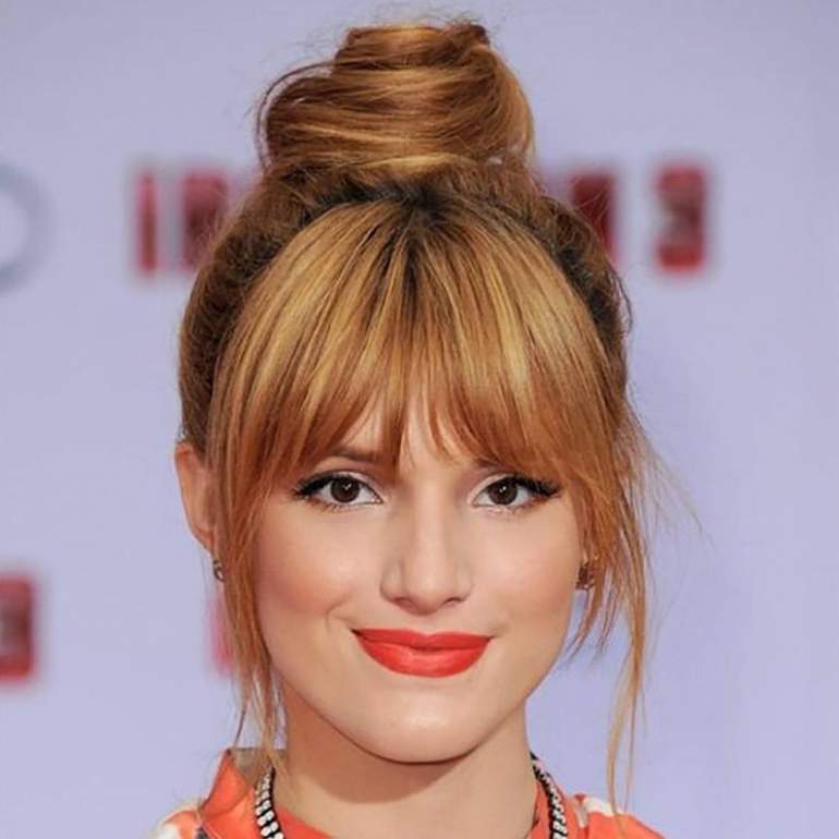 Красивые девушки и Челка полукругом