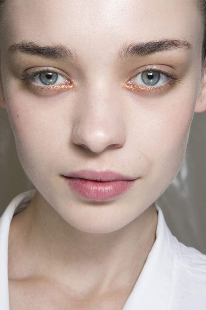 Красивые девушки и Далеко посаженные глаза