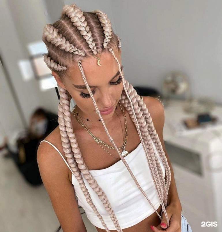 Красивые девушки и Косы брейды