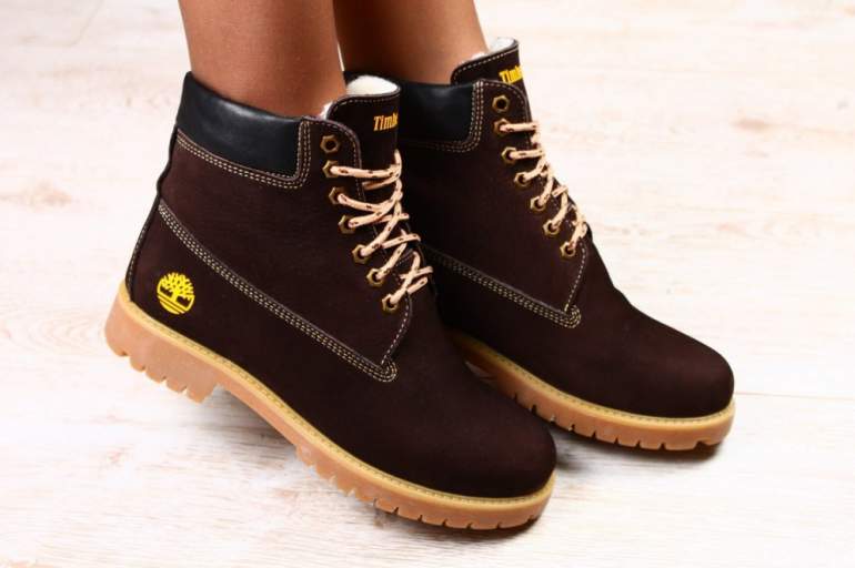 Красивые девушки и Нубук обувь