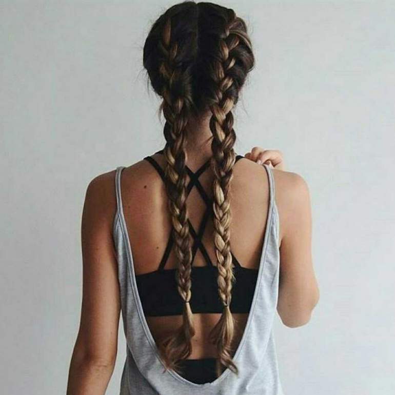 Красивые девушки и Обратные косички