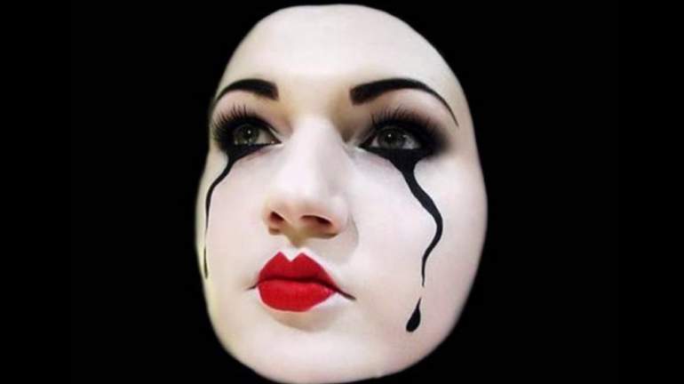 Красивые девушки и Театральный грим