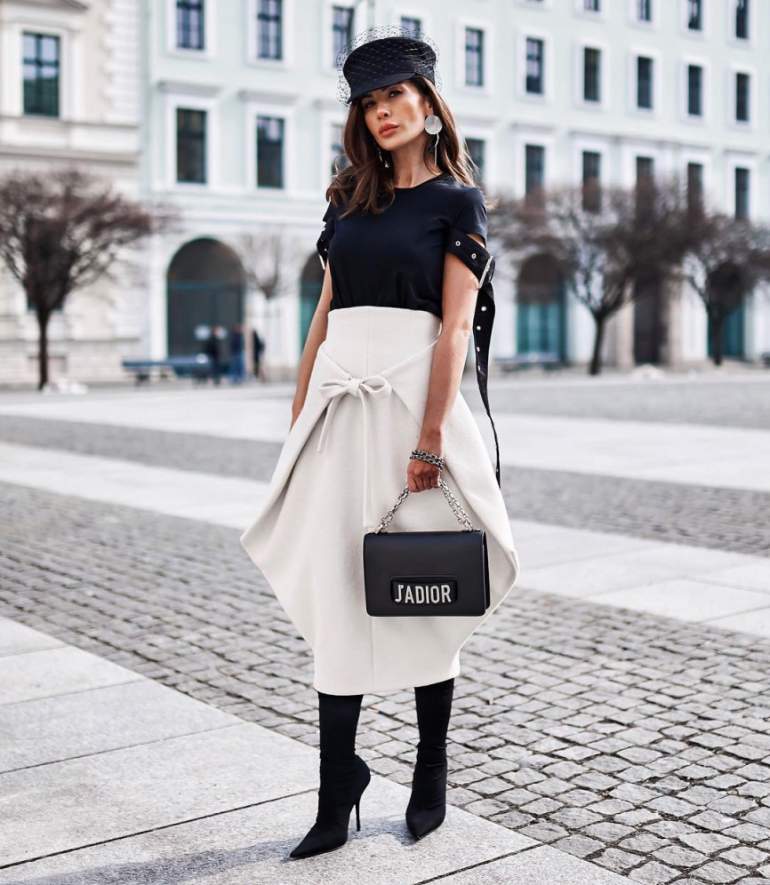 Красивые девушки и Женские образы с юбкой