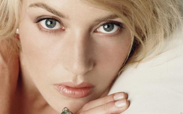 Красивые девушки и Звезды с зелеными глазами