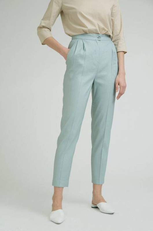 Стиль: Брюки с защипами - фото идеи