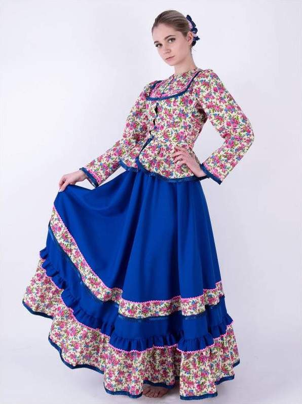 Донская казачка внешность. Юбка казачки. Шлычка казачья. Казачий народный костюм женский. Стилизованные казачьи костюмы.