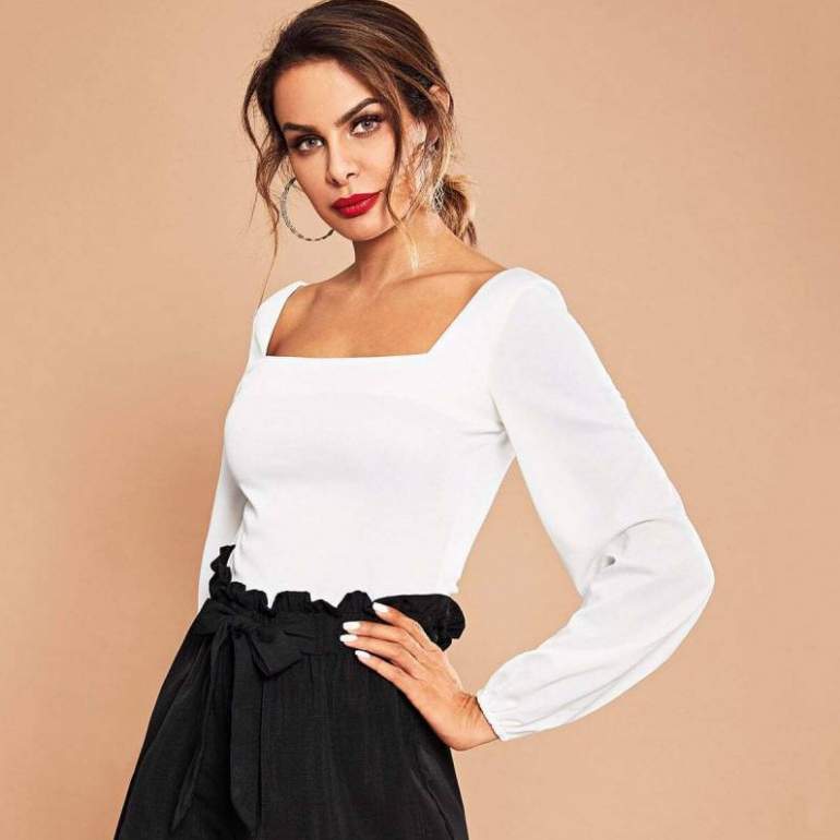 Стиль: Кофта с квадратным вырезом - фото идеи