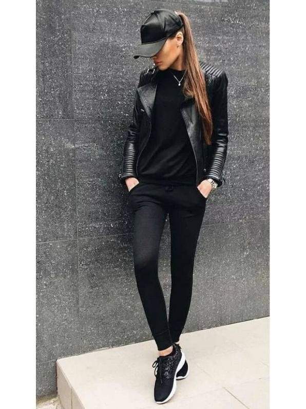 Стиль: Платье тотал блэк - фото идеи