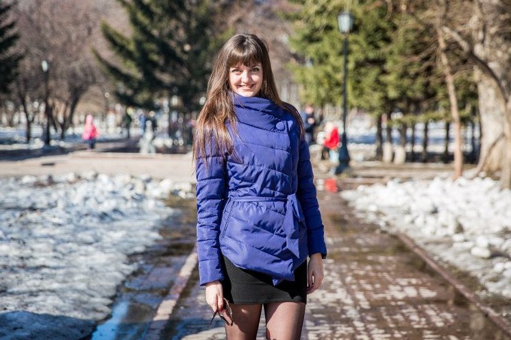 Апрельские очаровательные женщины на фото