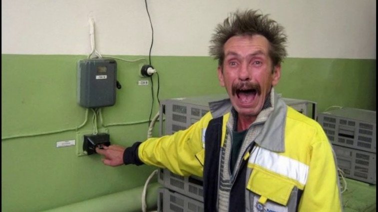 Юмор: Смешные приколы электрика: от замыканий до голубой изоленты