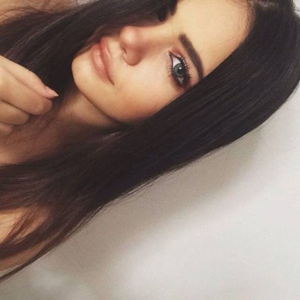 Краса очаровательные женщины в волосах на фото