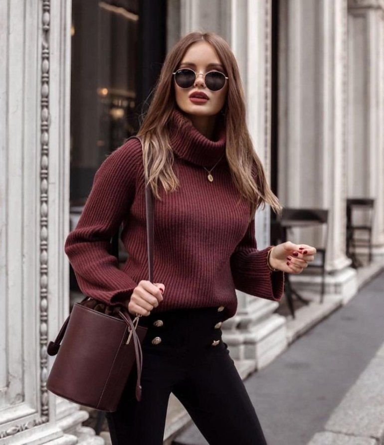 Красивые девушки и Бордовый лук