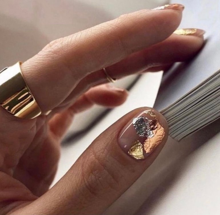 Красивые девушки и Френч с поталью