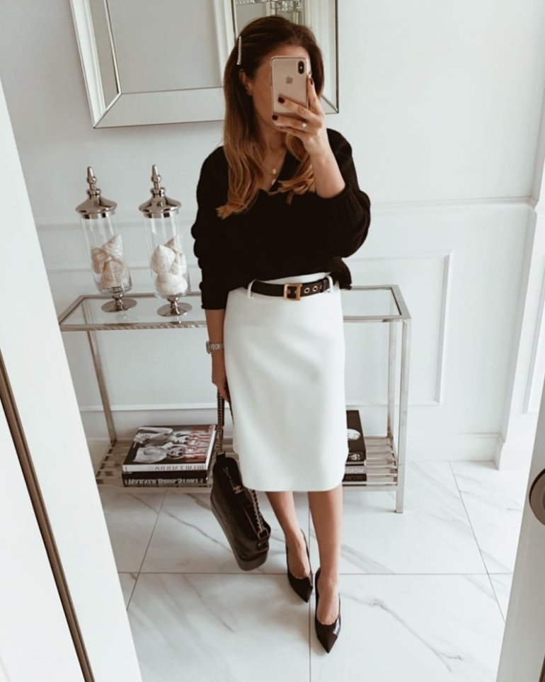 Красивые девушки и Лук с черной юбкой