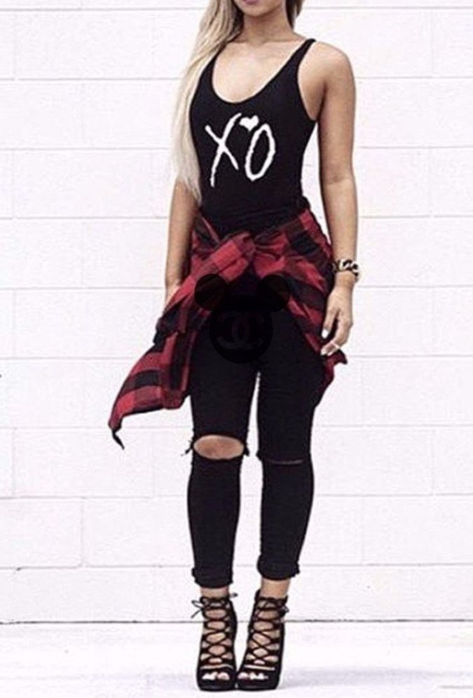 Красивые девушки и Образ на рок концерт