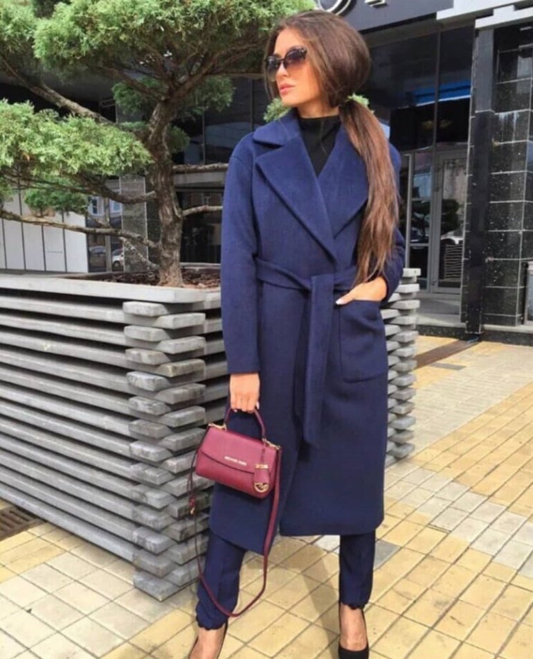 Красивые девушки и Образы с синим пальто