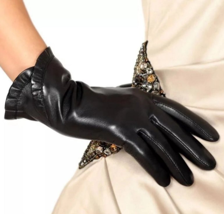 Красивые девушки и Перчатки кожа