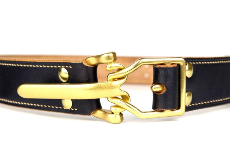 Красивые девушки и Ремень литтлтон