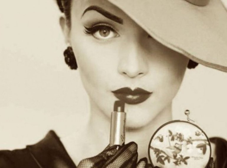 Красивые девушки и Винтажный макияж