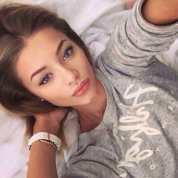 Лицо милые девушки в доме