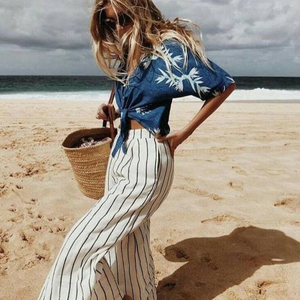 Образ на море симпотичной девушке на фото