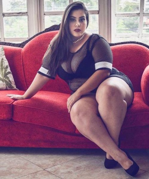 Очаровательные женщины с пухлыми ляшками на фото