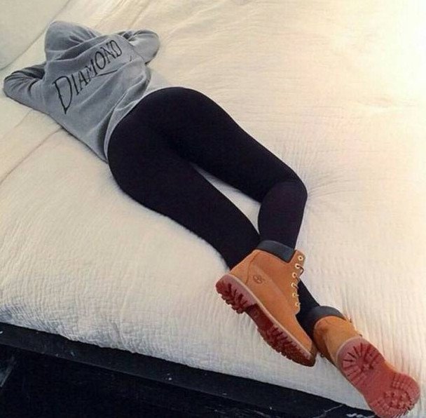 Очаровательные женщины в теплых лосинах