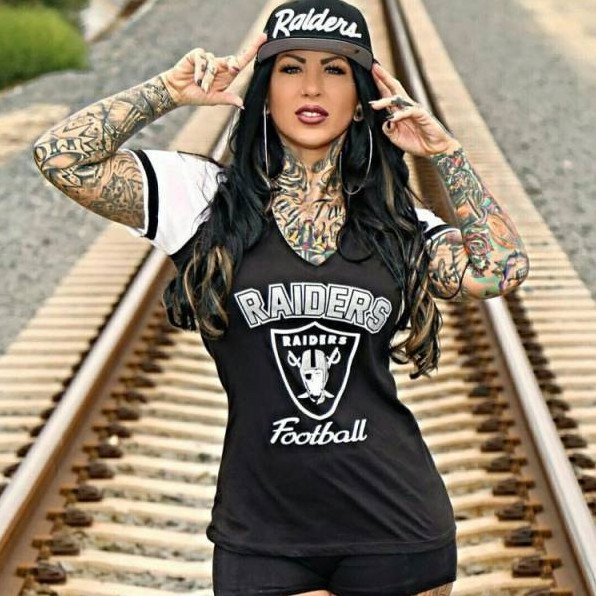 Рэперский стиль очаровательные женщины на фото