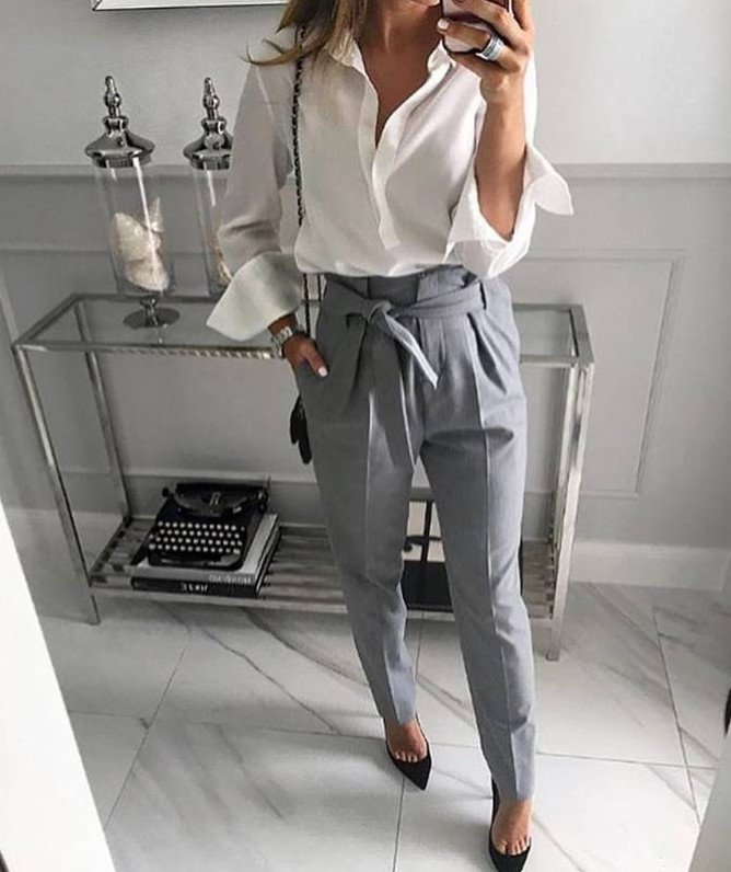 Стиль: Белая рубашка и спортивные штаны - фото идеи
