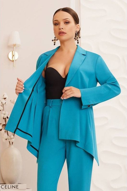 Стиль: Брючный костюм с накидкой - фото идеи