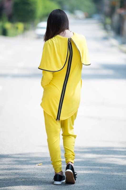 Стиль: Черно желтый спортивный костюм - фото идеи