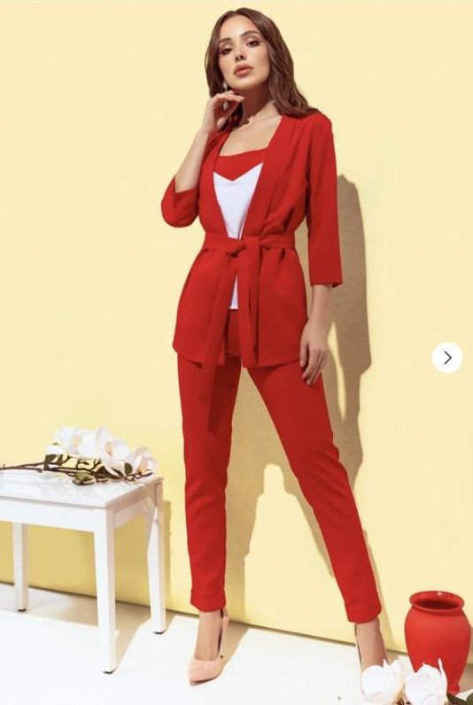 Стиль: Красный классический брючный костюм - фото идеи