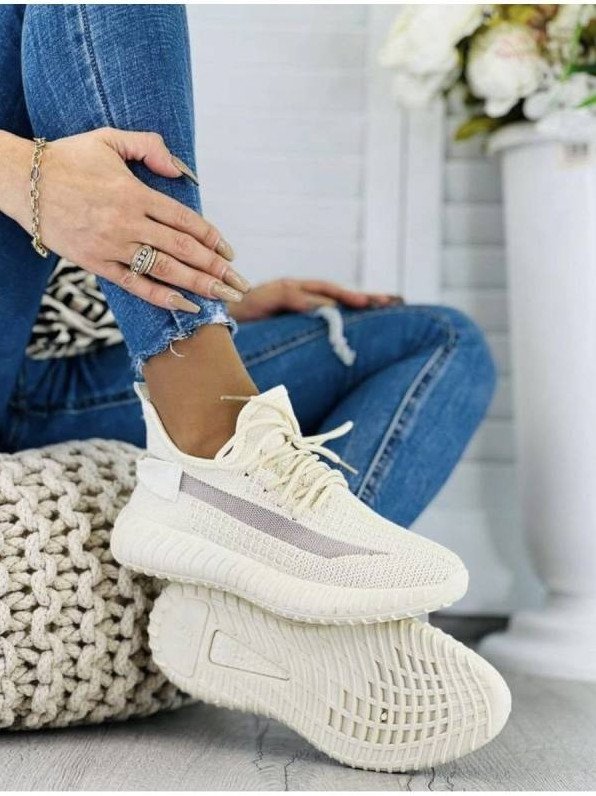 Стиль: Кроссовки из текстиля - фото идеи