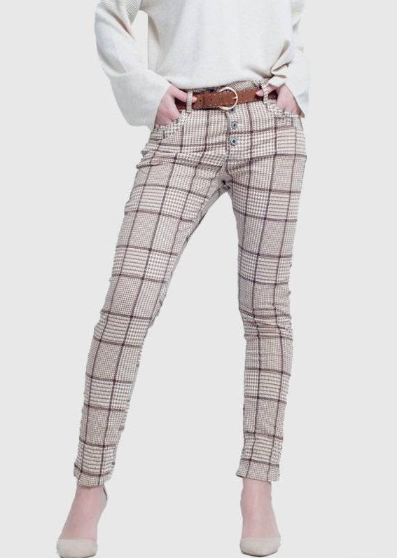 Стиль: Серые клетчатые брюки - фото идеи