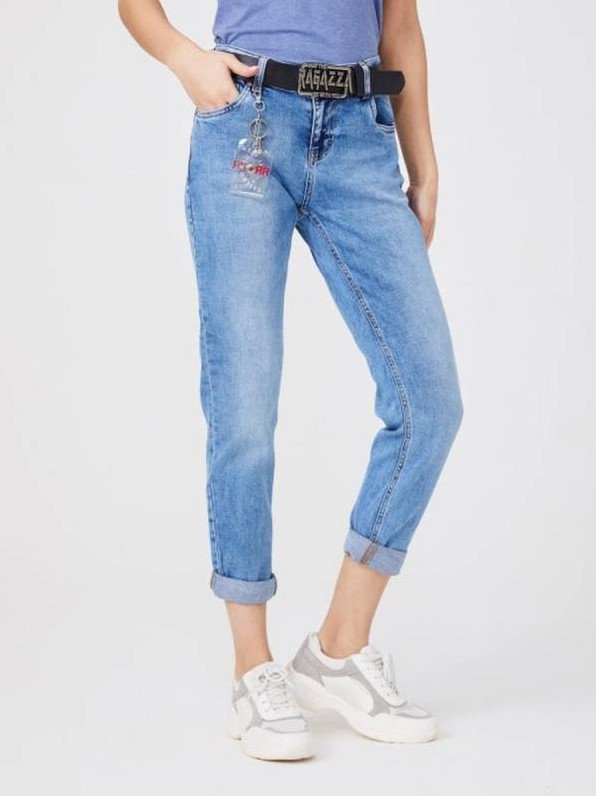 Стиль: Широкие джинсы женские с подворотом - фото идеи