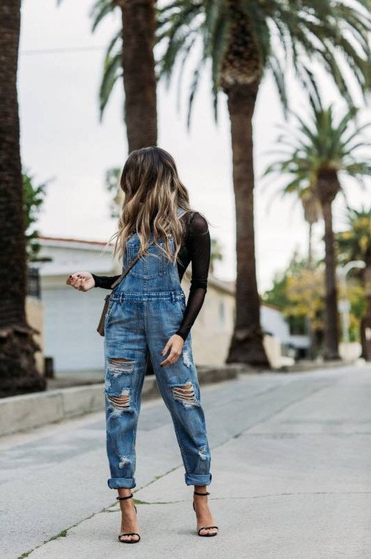 Стиль: Стильные джинсовые комбинезоны - фото идеи