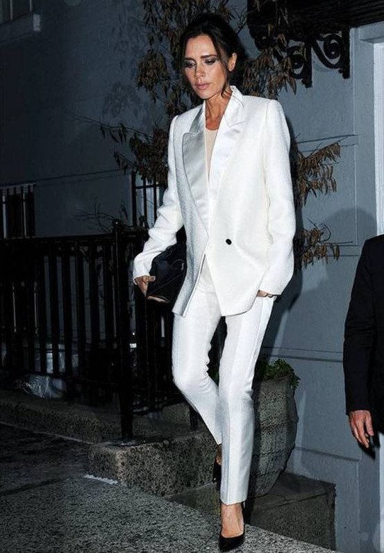 Стиль: Звезды в белом брючном костюме - фото идеи