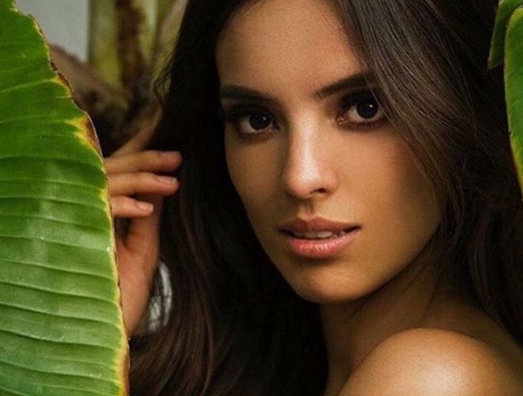 Суринамские очаровательные женщины