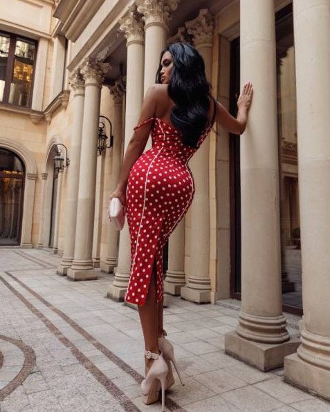 Девушка красавица на каблуках со спины ( 30 фото )