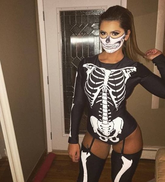 Девушки в смешных костюмах - много фото