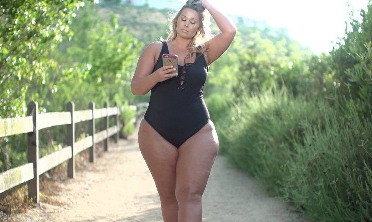 Девушки с большими ляжками ( 28 фото )