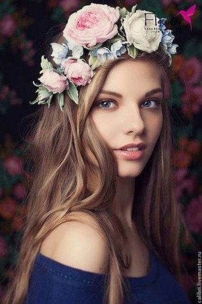 Девушки с ободками на волосах - 30 фото