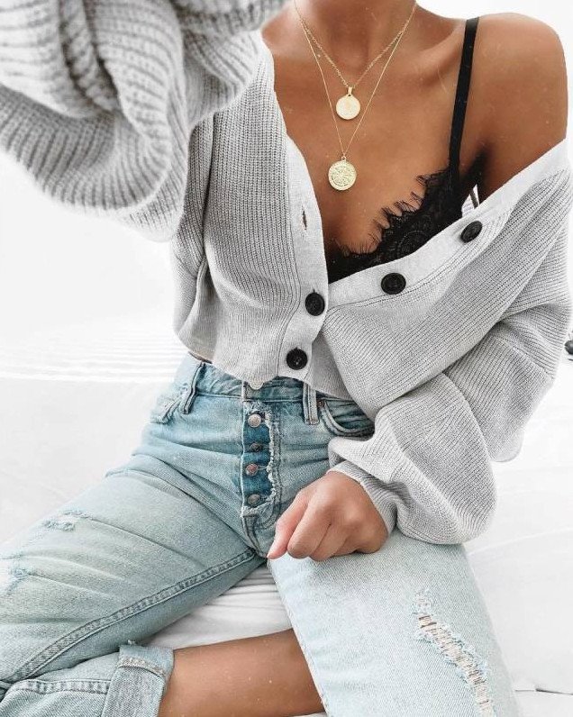 Мода: Короткая вязаная кофта на пуговицах