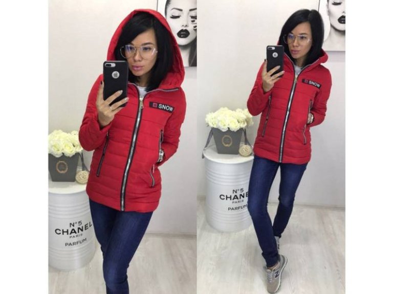 Мода: Куртка женская красная с капюшоном