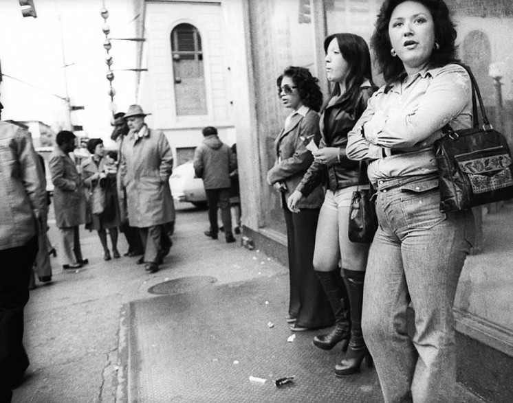 Привлекательная девушка из Бронкса