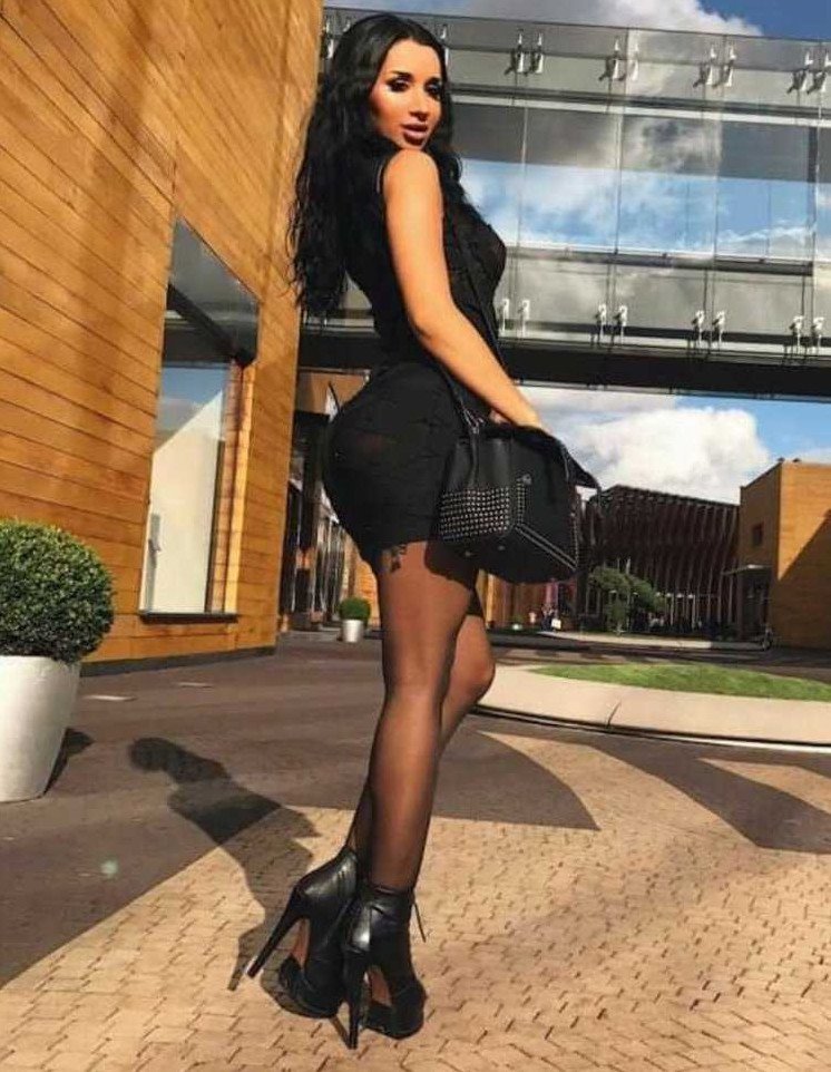 Армянка на каблуках + много фото